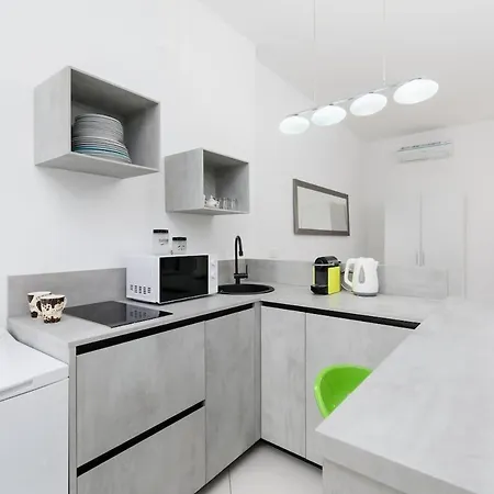 Appartement Comodo A 5 Minuti Dal Mare Con Possibilità Di Posto Auto *