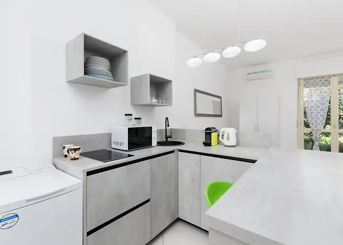 Appartement Comodo A 5 Minuti Dal Mare Con Possibilità Di Posto Auto *