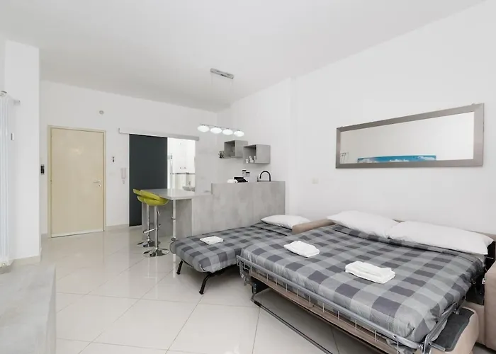 Comodo A 5 Minuti Dal Mare Con Possibilità Di Posto Auto * Diano Marina